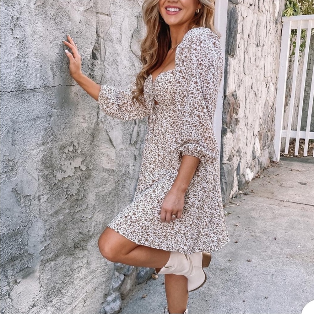 Floral Mini dress with cinched bust zips in back lined